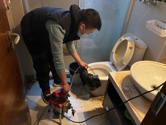 乌苏不同类型的堵塞，疏通方法不同