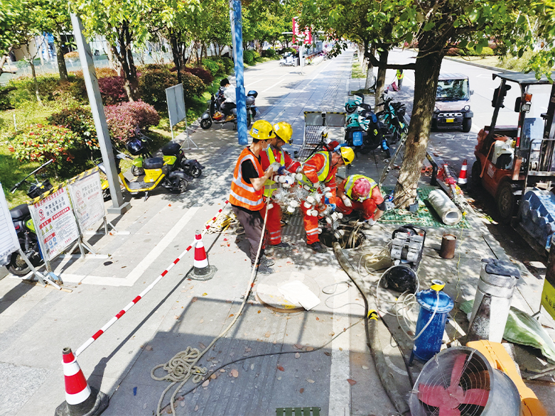  乌苏UV-CIPP紫外光固化修复