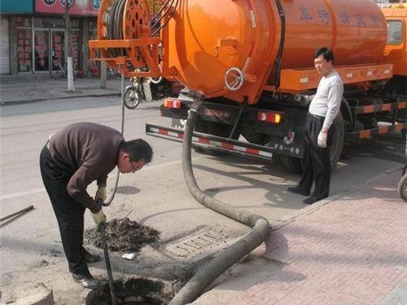 乌苏清掏化粪池，健康生活从这里开始